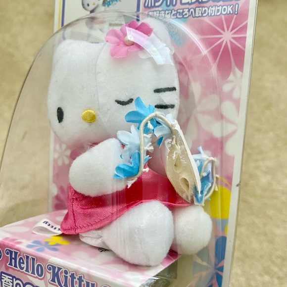 Sanrio Hello Kitty Collection KT164 Car Air Freshener - Picture 5 of 13
